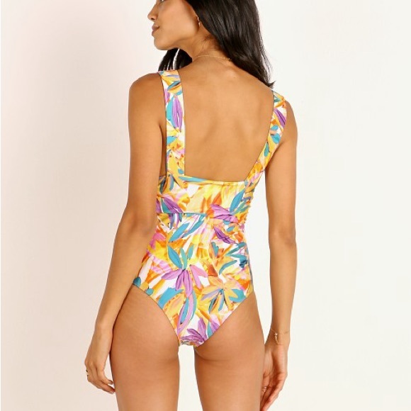 SOLD✨NWOT BEACH RIOT ONE PIECE SWIMSUIT - Picture 3 of 9